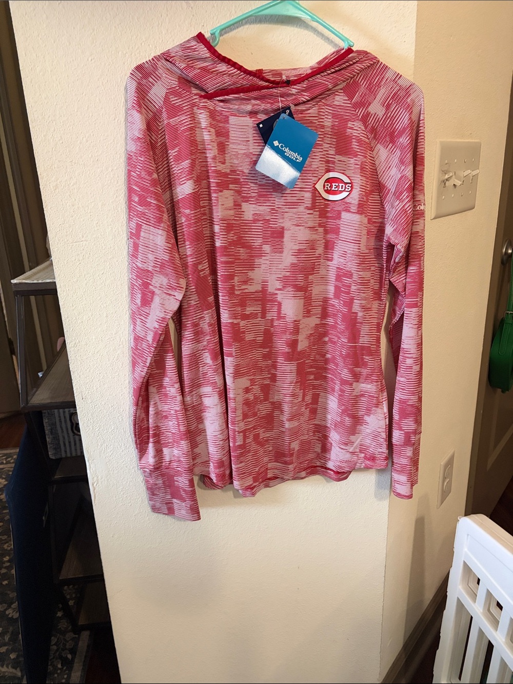 NWT Cincinnati Reds Columbia Women's Omni-Wick Sunday Ball Pullover Hoodie - Red - Picture 3 of 4